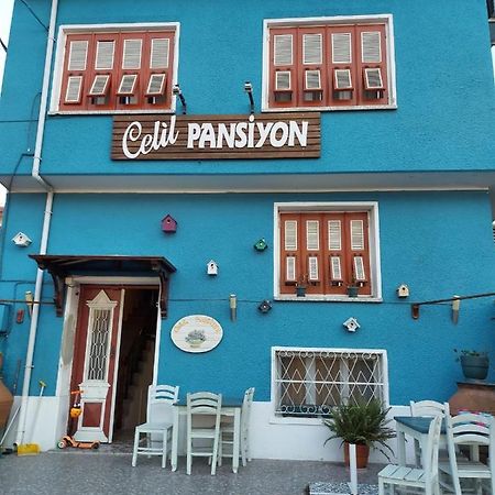Celil Pansiyon Ayvalı エクステリア 写真